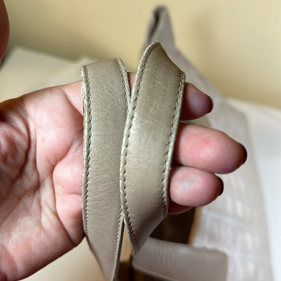 CHANEL Travel Line Fabric Tote Cream, Leather Straps, Serial 7 Series 2002-03 - Picture 11 of 15